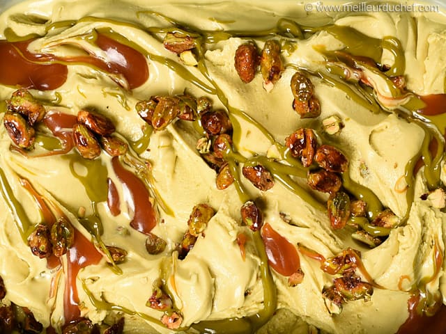 Glace pistache, praliné et caramel coulant