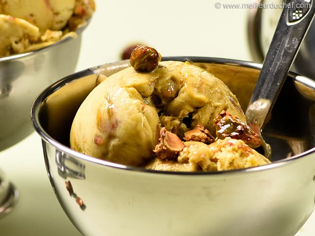 Glace pistache, praliné et caramel coulant