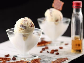 Glace rhum-raisins