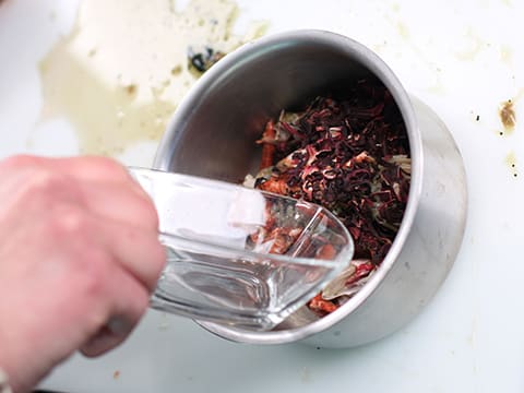 Homard de nos côtes, vin chaud aux fleurs d'hibiscus et choux d'hiver - 48