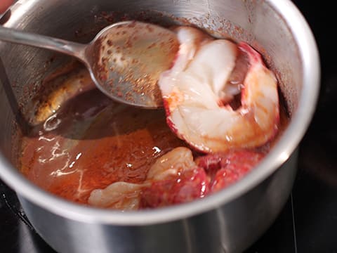 Homard de nos côtes, vin chaud aux fleurs d'hibiscus et choux d'hiver - 95