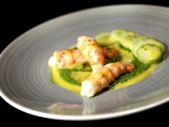 Langoustine vapeur de marjolaine, crème de laitue au wasabi