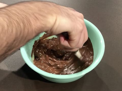 Mélange du chocolat fondu