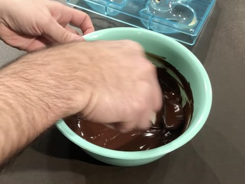 Mélange du chocolat fondu