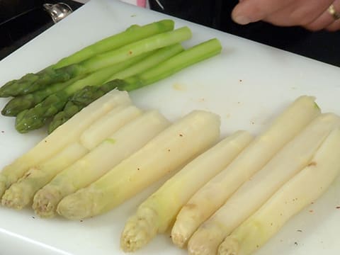 Lepoa rôti, jus  de cresson, asperges crues et cuites - 33