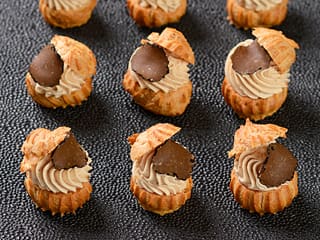 Choux au foie gras truffé