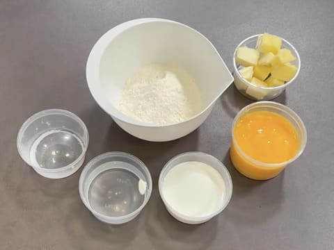 Choux au foie gras truffé - 1