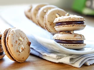 Macarons chocolat au lait & noisette