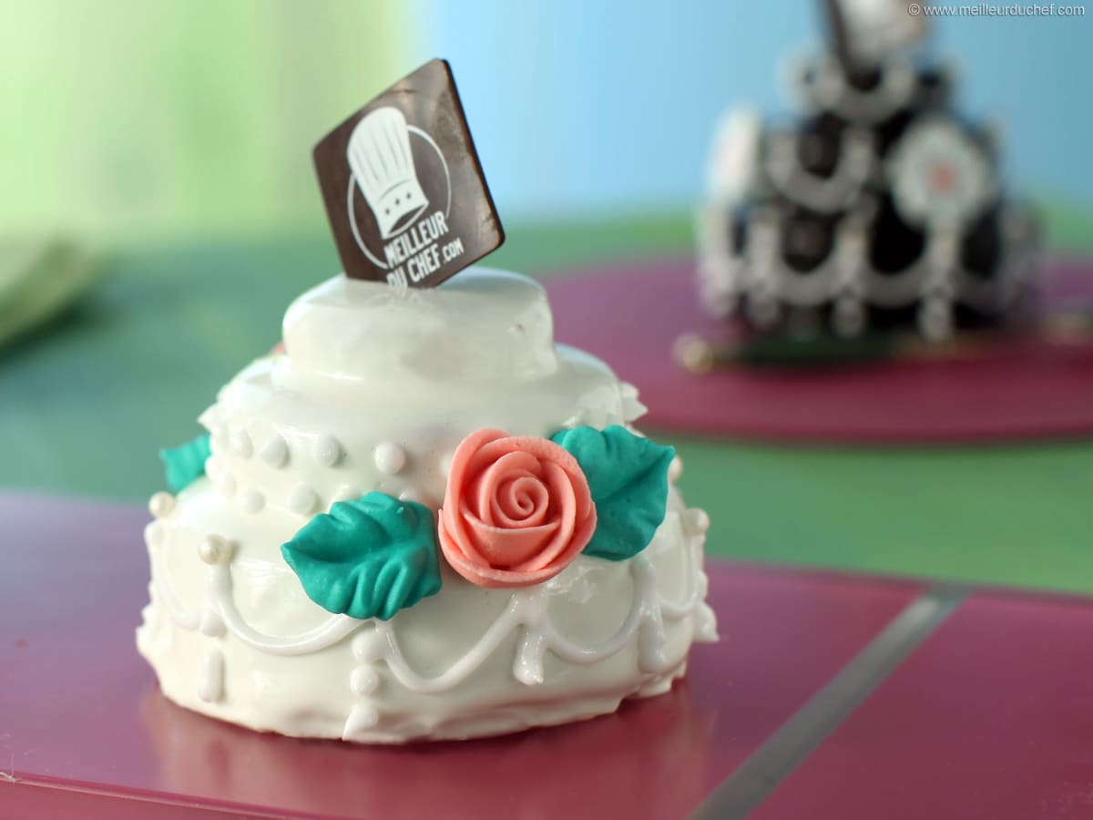 Mini Wedding Cake A La Pistache Recette De Cuisine Illustree Meilleur Du Chef