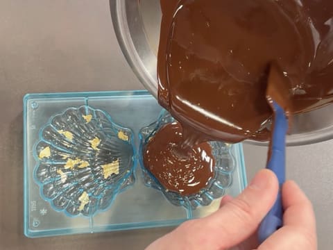 Moulage d'un coquillage en chocolat - 22