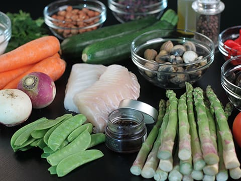 Mousseline de cabillaud aux deux purées et crème d'asperges - 1