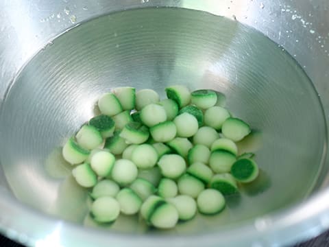 Mousseline de cabillaud aux deux purées et crème d'asperges - 13