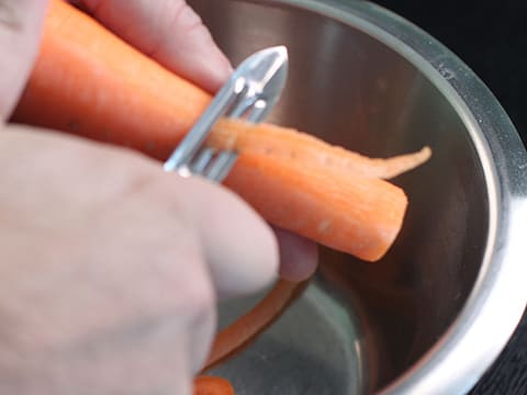 Mousseline de cabillaud aux deux purées et crème d'asperges - 2