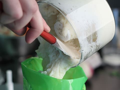 Mousseline de cabillaud aux deux purées et crème d'asperges - 48