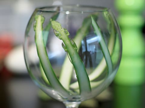 Œuf d'oie brouillé en espuma d'asperges vertes - 17