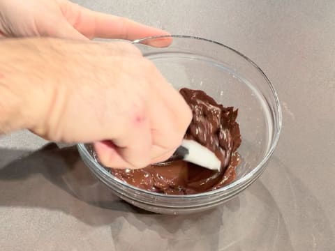 Mélange du chocolat fondu