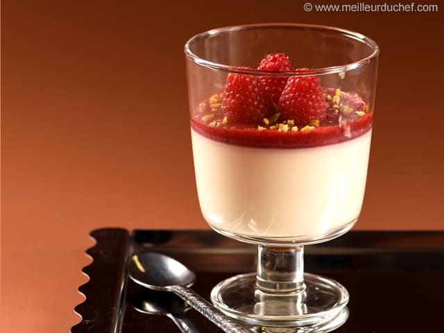 Panna Cotta et coulis de fruits rouges