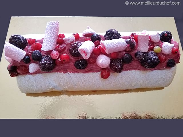 Pavlova aux fruits rouges, façon gâteau roulé