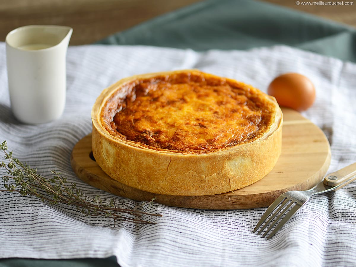 Quiche lorraine traditionnelle : Recette de Quiche lorraine traditionnelle