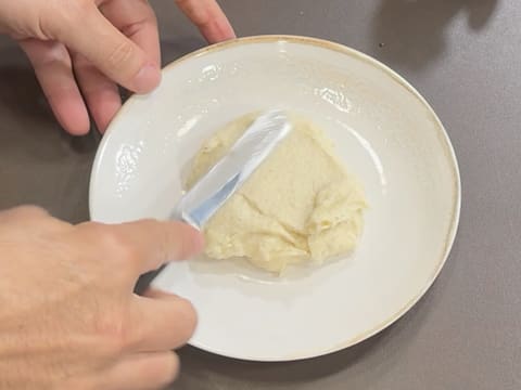 Noix de Saint-Jacques snackées, purée de panais à la vanille, chips de jambon et truffe - 44