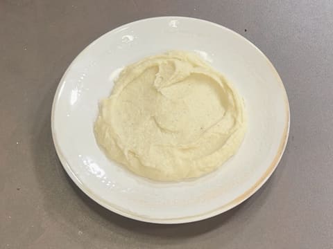 Noix de Saint-Jacques snackées, purée de panais à la vanille, chips de jambon et truffe - 45
