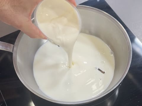 Noix de Saint-Jacques snackées, purée de panais à la vanille, chips de jambon et truffe - 5