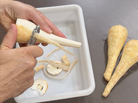 Noix de Saint-Jacques snackées, purée de panais à la vanille, chips de jambon et truffe - 8