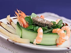 Salade au foie gras et aux crevettes