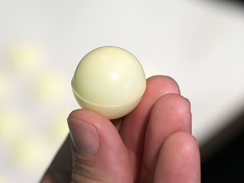 Sphères en chocolat blanc - 36