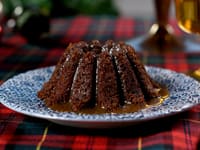 Sticky toffee pudding, sauce butterscotch