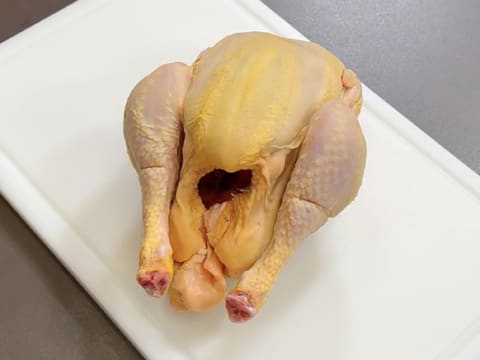 Suprême de volaille de Noël en croûte de pain d'épices, déclinaison autour de la courge, sauce Périgueux à la truffe noire - 1