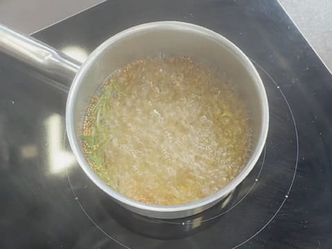 Suprême de volaille de Noël en croûte de pain d'épices, déclinaison autour de la courge, sauce Périgueux à la truffe noire - 100