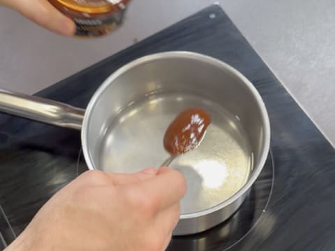 Suprême de volaille de Noël en croûte de pain d'épices, déclinaison autour de la courge, sauce Périgueux à la truffe noire - 121