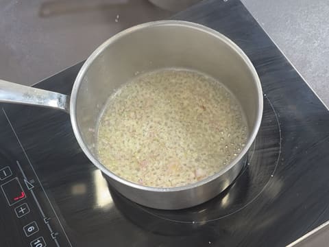 Suprême de volaille de Noël en croûte de pain d'épices, déclinaison autour de la courge, sauce Périgueux à la truffe noire - 126