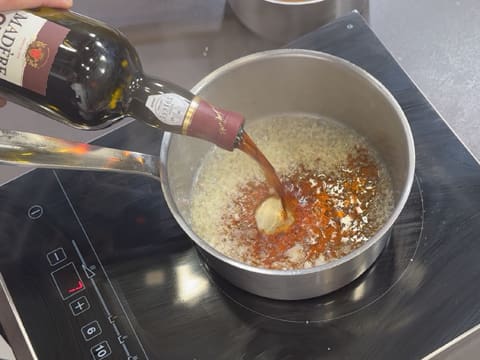 Suprême de volaille de Noël en croûte de pain d'épices, déclinaison autour de la courge, sauce Périgueux à la truffe noire - 127