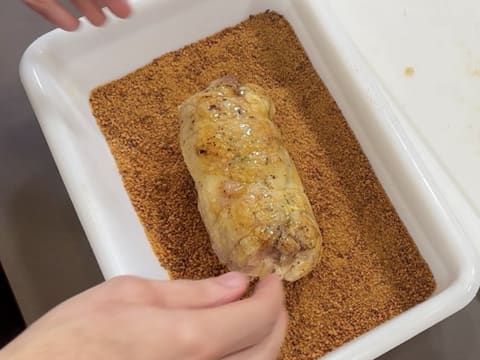 Suprême de volaille de Noël en croûte de pain d'épices, déclinaison autour de la courge, sauce Périgueux à la truffe noire - 140