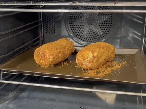 Suprême de volaille de Noël en croûte de pain d'épices, déclinaison autour de la courge, sauce Périgueux à la truffe noire - 144