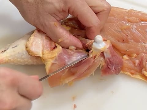 Suprême de volaille de Noël en croûte de pain d'épices, déclinaison autour de la courge, sauce Périgueux à la truffe noire - 24