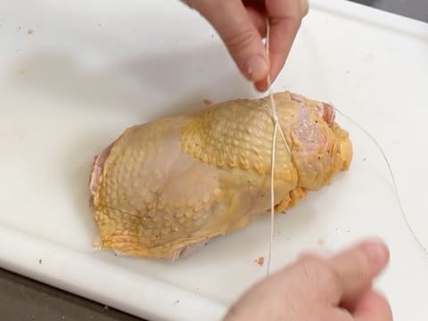 Suprême de volaille de Noël en croûte de pain d'épices, déclinaison autour de la courge, sauce Périgueux à la truffe noire - 37