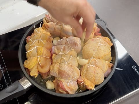 Suprême de volaille de Noël en croûte de pain d'épices, déclinaison autour de la courge, sauce Périgueux à la truffe noire - 43