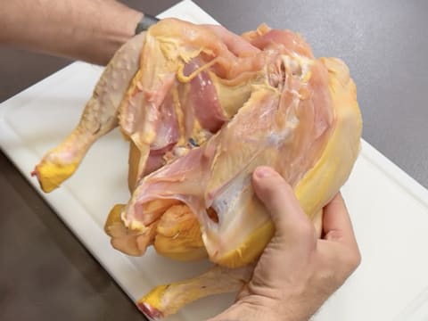 Suprême de volaille de Noël en croûte de pain d'épices, déclinaison autour de la courge, sauce Périgueux à la truffe noire - 5