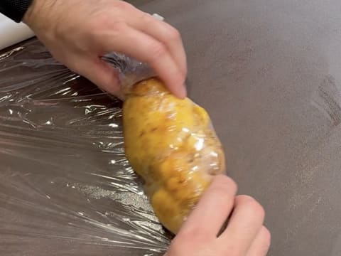 Suprême de volaille de Noël en croûte de pain d'épices, déclinaison autour de la courge, sauce Périgueux à la truffe noire - 50