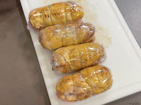 Suprême de volaille de Noël en croûte de pain d'épices, déclinaison autour de la courge, sauce Périgueux à la truffe noire - 52