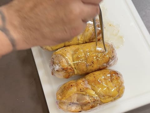 Suprême de volaille de Noël en croûte de pain d'épices, déclinaison autour de la courge, sauce Périgueux à la truffe noire - 53