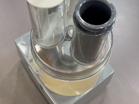 Suprême de volaille de Noël en croûte de pain d'épices, déclinaison autour de la courge, sauce Périgueux à la truffe noire - 68