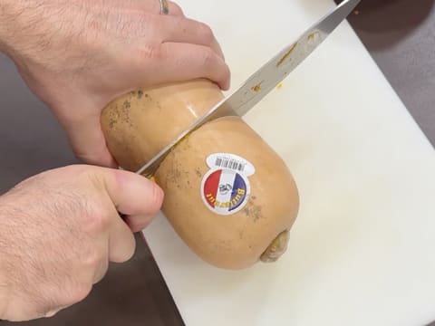 Suprême de volaille de Noël en croûte de pain d'épices, déclinaison autour de la courge, sauce Périgueux à la truffe noire - 71