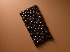 Tablette de chocolat noir fourrée à la pistache