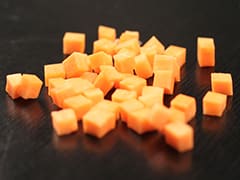 Tailler en Macédoine (cubes 0,5 cm de côtés)