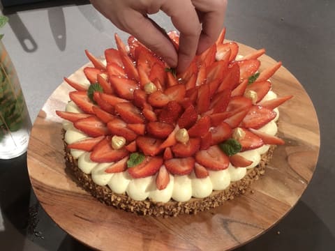 Tarte à la fraise sur son moelleux noisette - 118