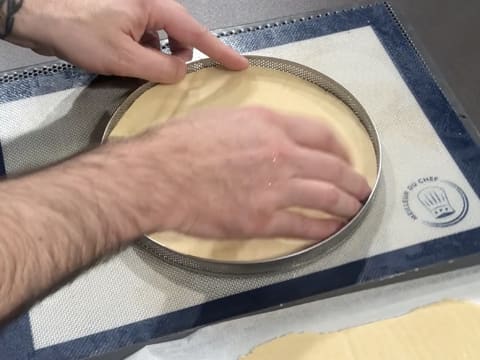 Tarte à la fraise sur son moelleux noisette - 23